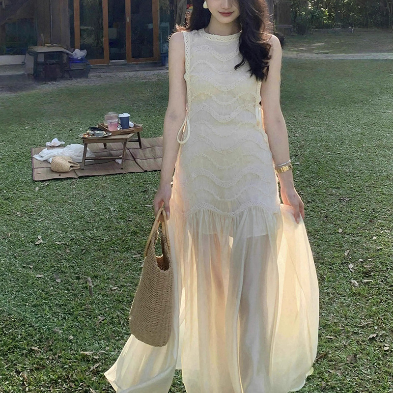 doumpp白色连衣裙春夏款拼接仙气海边度假长裙收腰显气质无袖背心
