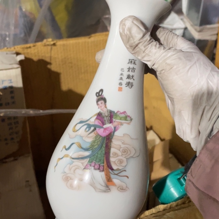 其他盘子碗砂锅都有