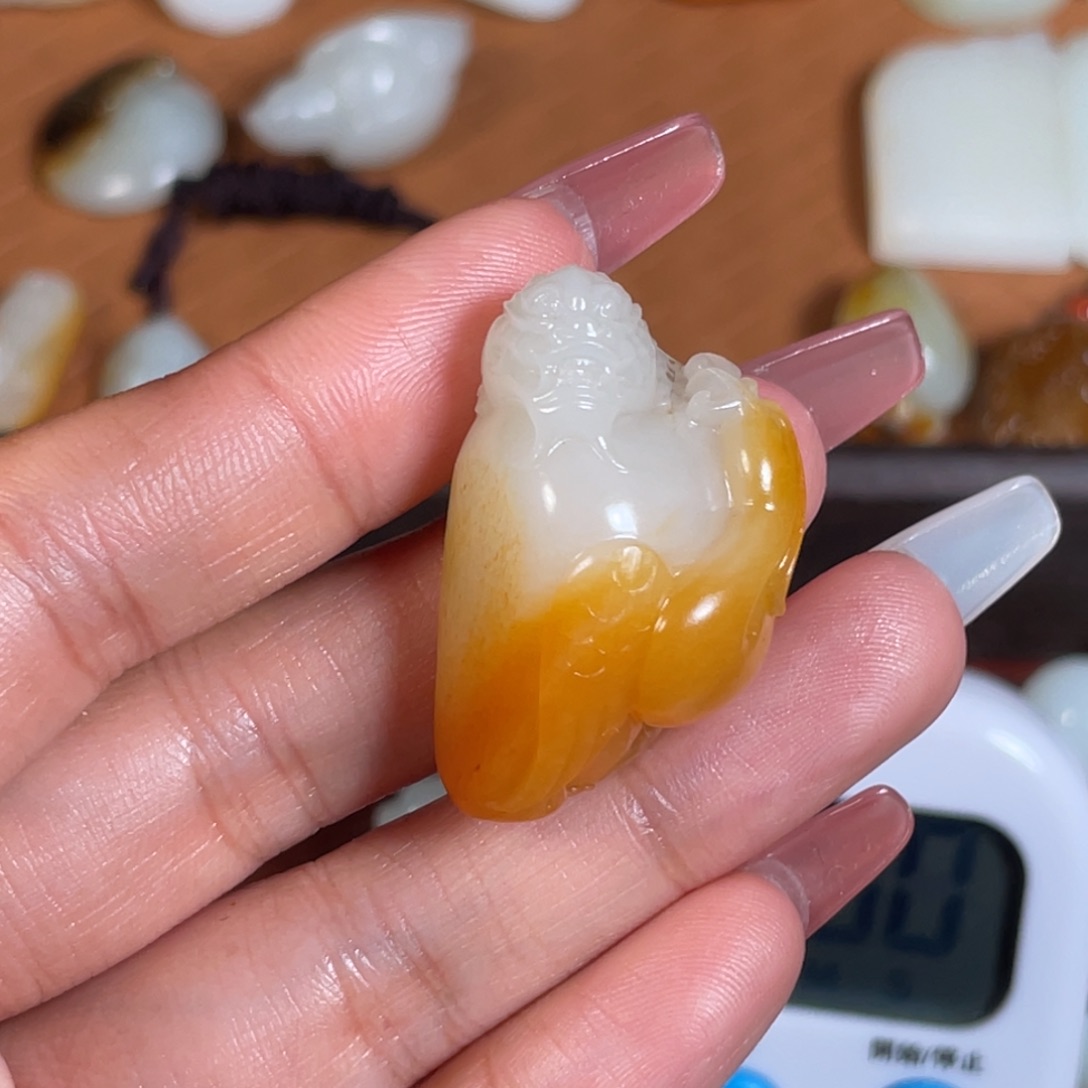 和田玉颈饰未镶嵌