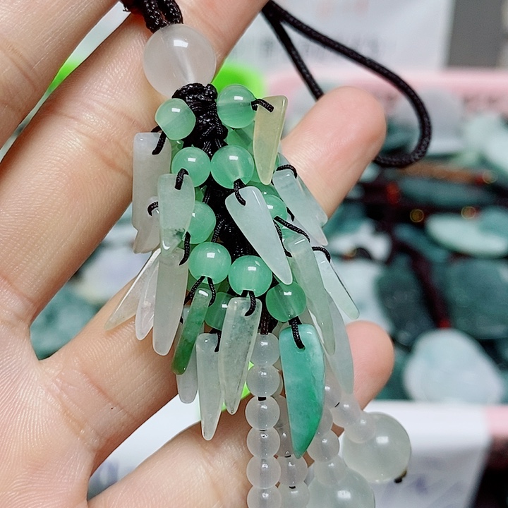 翡翠颈饰未镶嵌纯天然
