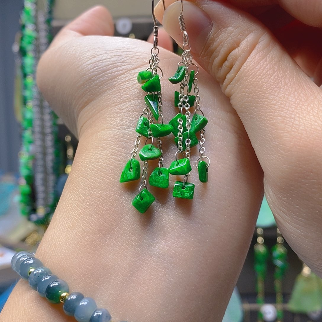 未镶嵌翡翠耳饰翡翠