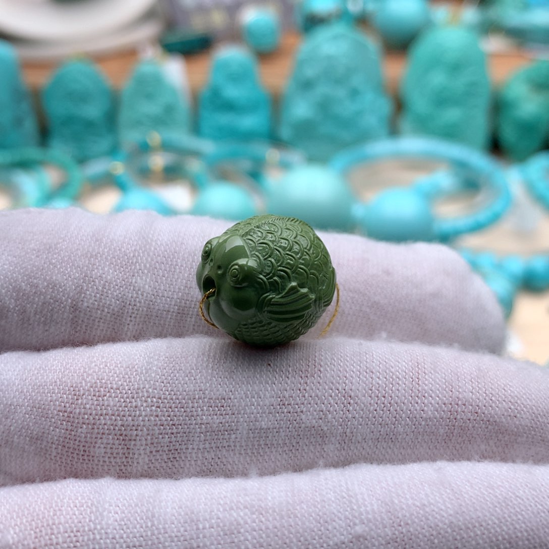 绿松石颈饰未镶嵌