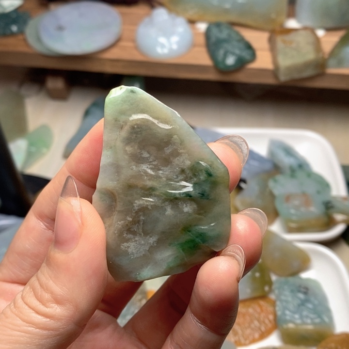 翡翠未镶嵌颈饰天然