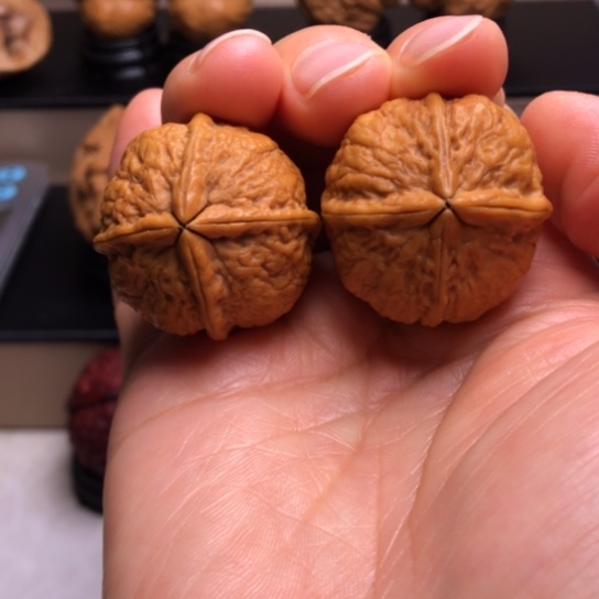 文玩核桃把件小四喜四楞11