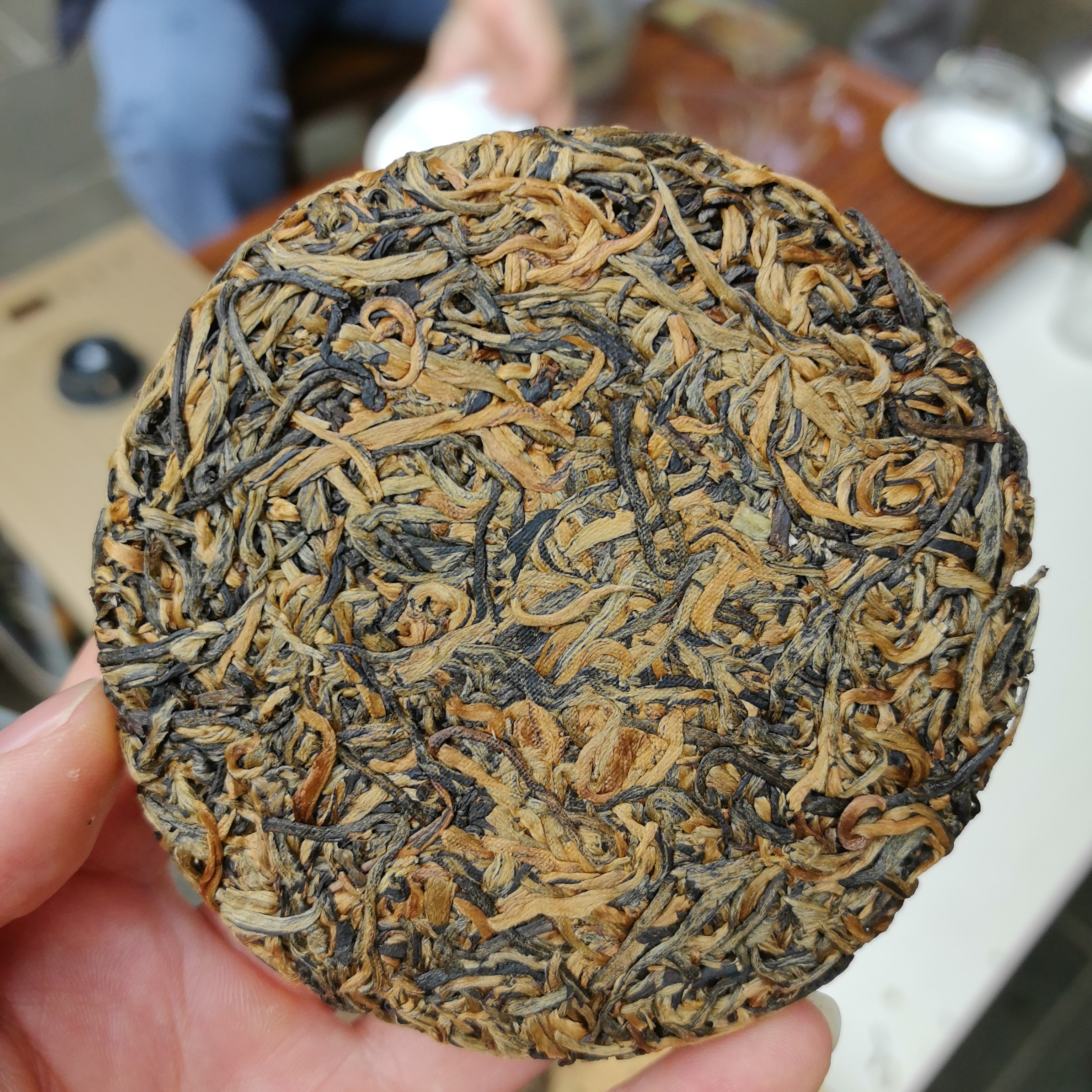 2025年头春蜜香金丝红茶饼