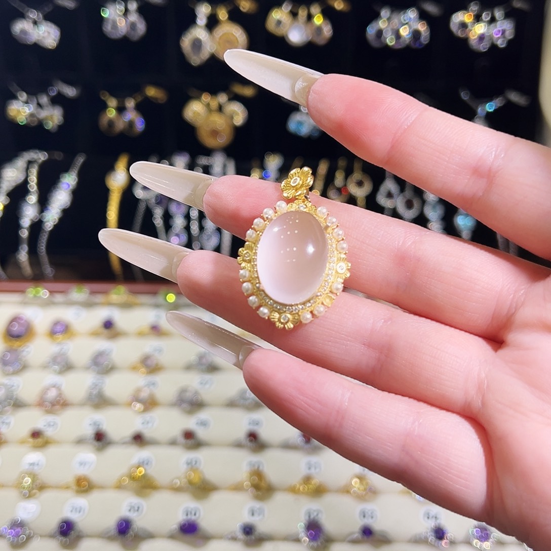 N***n颈饰银S925镶嵌水晶