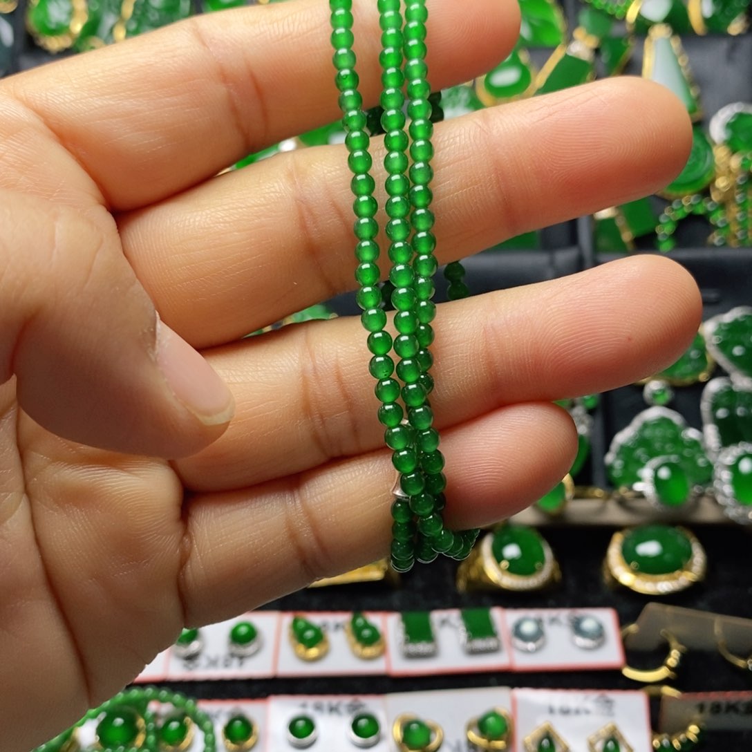 翡翠颈饰未镶嵌宝**庄特价促销