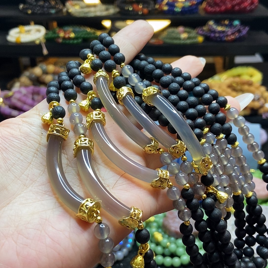 琴***呢吊坠佛心果菩提果