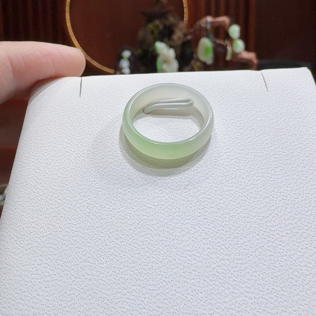 和田玉和田玉翠青卡18戒圈未镶嵌