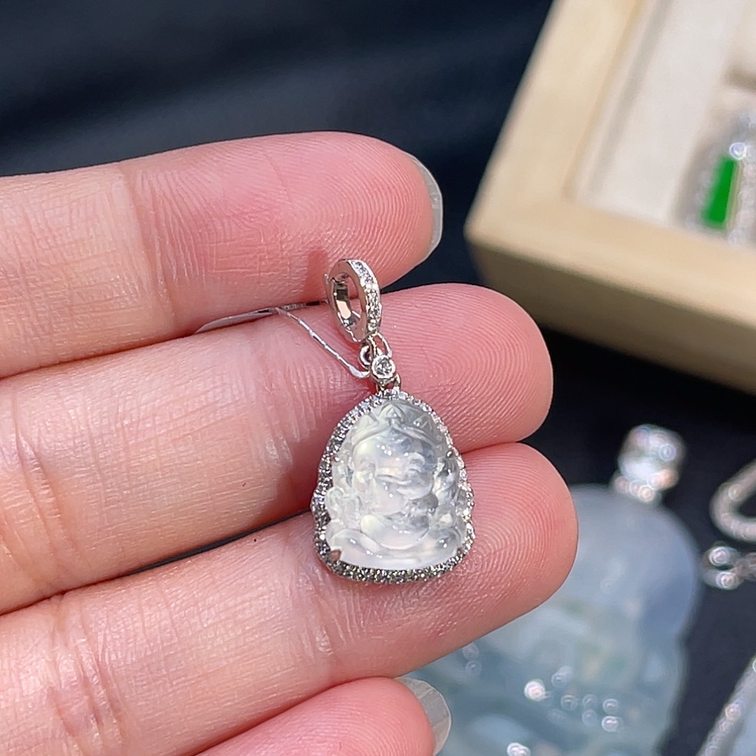 翡翠18K金镶嵌颈饰大象