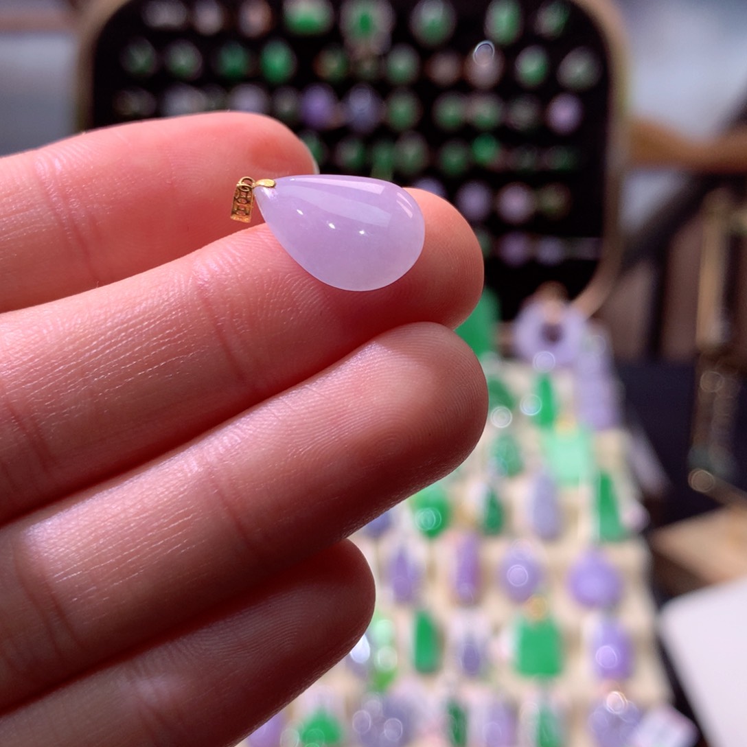 翡翠颈饰18K金镶嵌翡翠