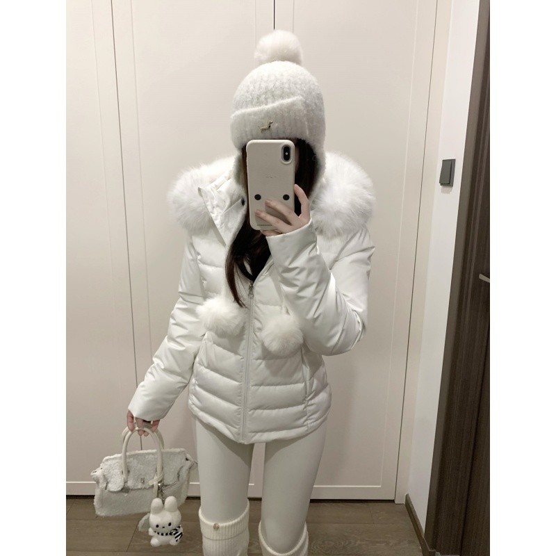 白色大毛领收腰羽绒服女2025冬季新款修身显瘦90白鸭绒面包服外套