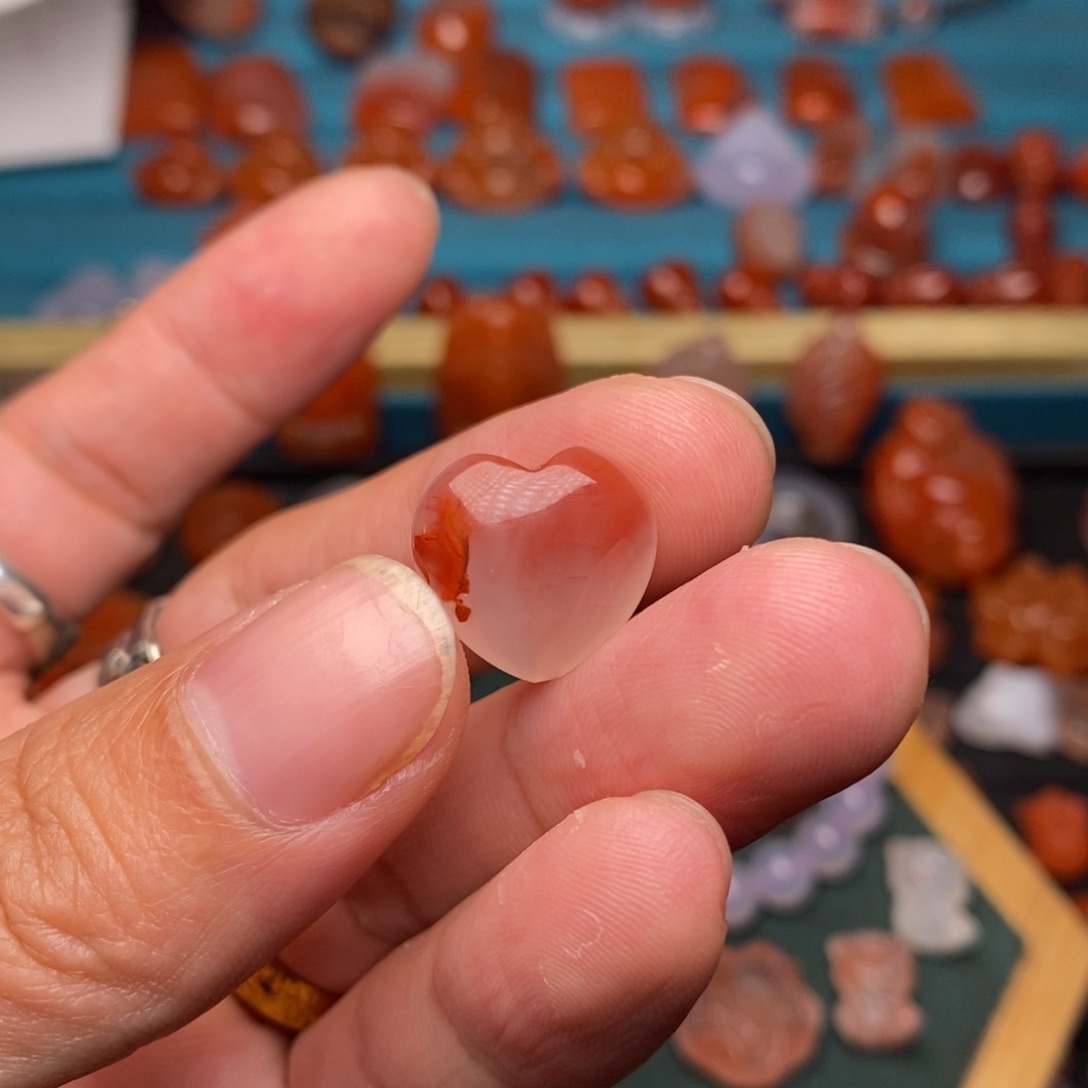 南红玛瑙颈饰未镶嵌哥*。