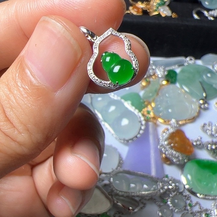 翡翠18K金镶嵌吊坠(不含链)