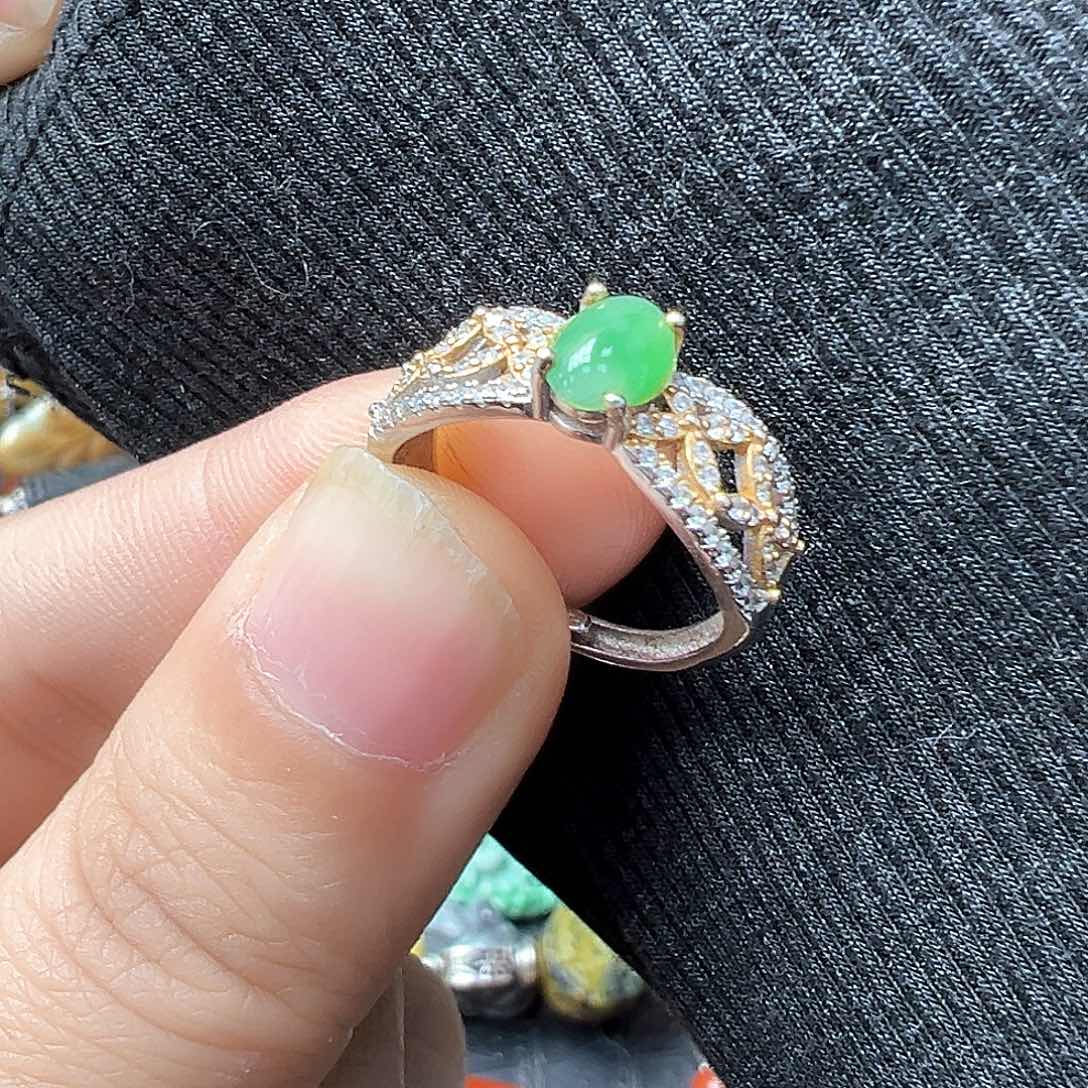 翡翠戒指未镶嵌炸