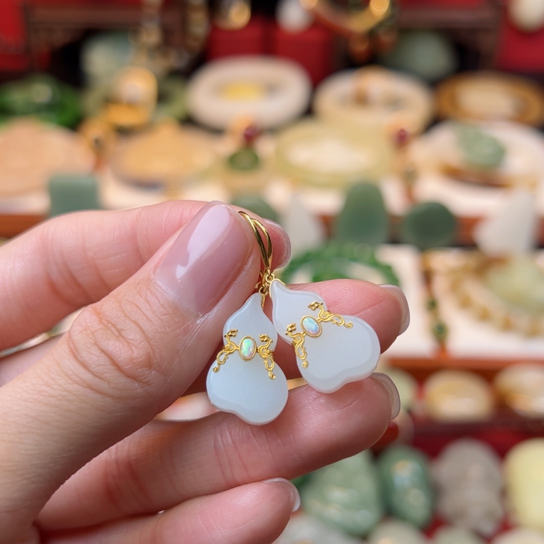 和田玉耳饰18K金镶嵌