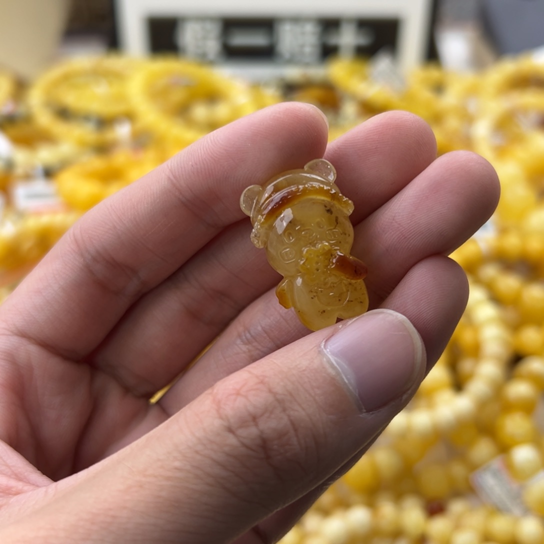 琥珀珠宝奇石未镶嵌