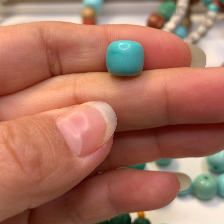 绿松石未镶嵌颈饰