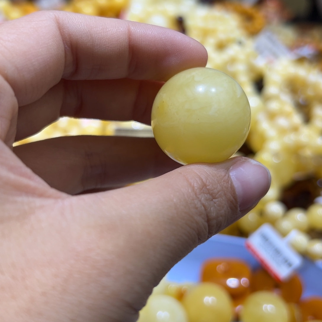 琥珀珠宝奇石未镶嵌