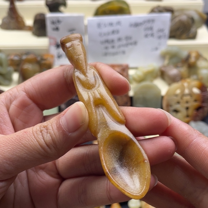 蛇纹石玉颈饰未镶嵌70