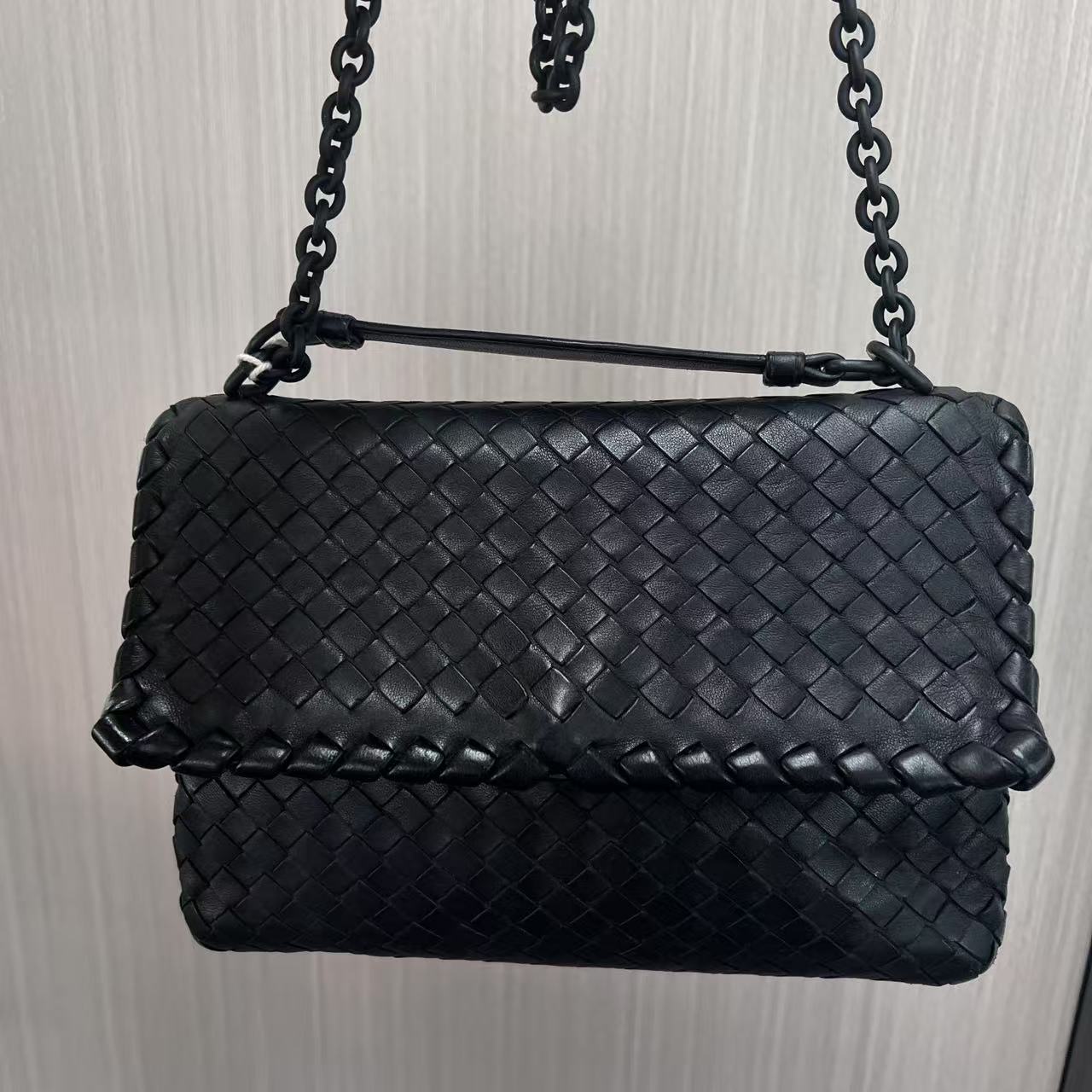 95新 BOTTEGA VENETA/葆蝶家 黑色编织斜挎包/云海优选/58262