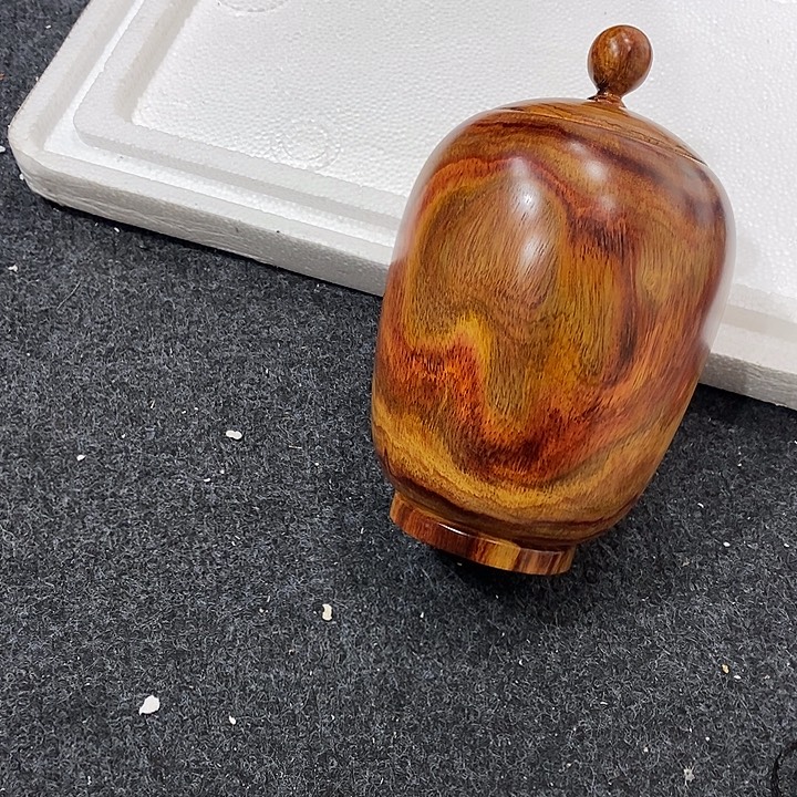 h***u黄花梨茶叶罐一个漂亮