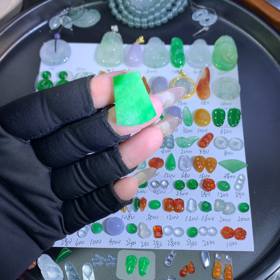 翡翠未镶嵌吊坠(不含链)绿无事牌