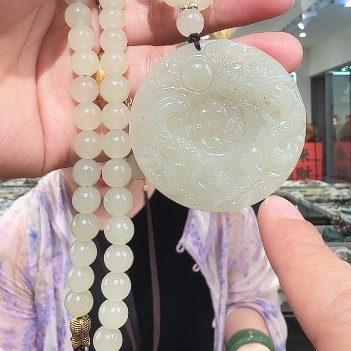 和田玉未镶嵌颈饰