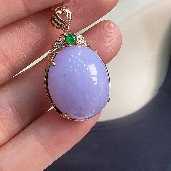 翡翠18K金镶嵌颈饰吊坠