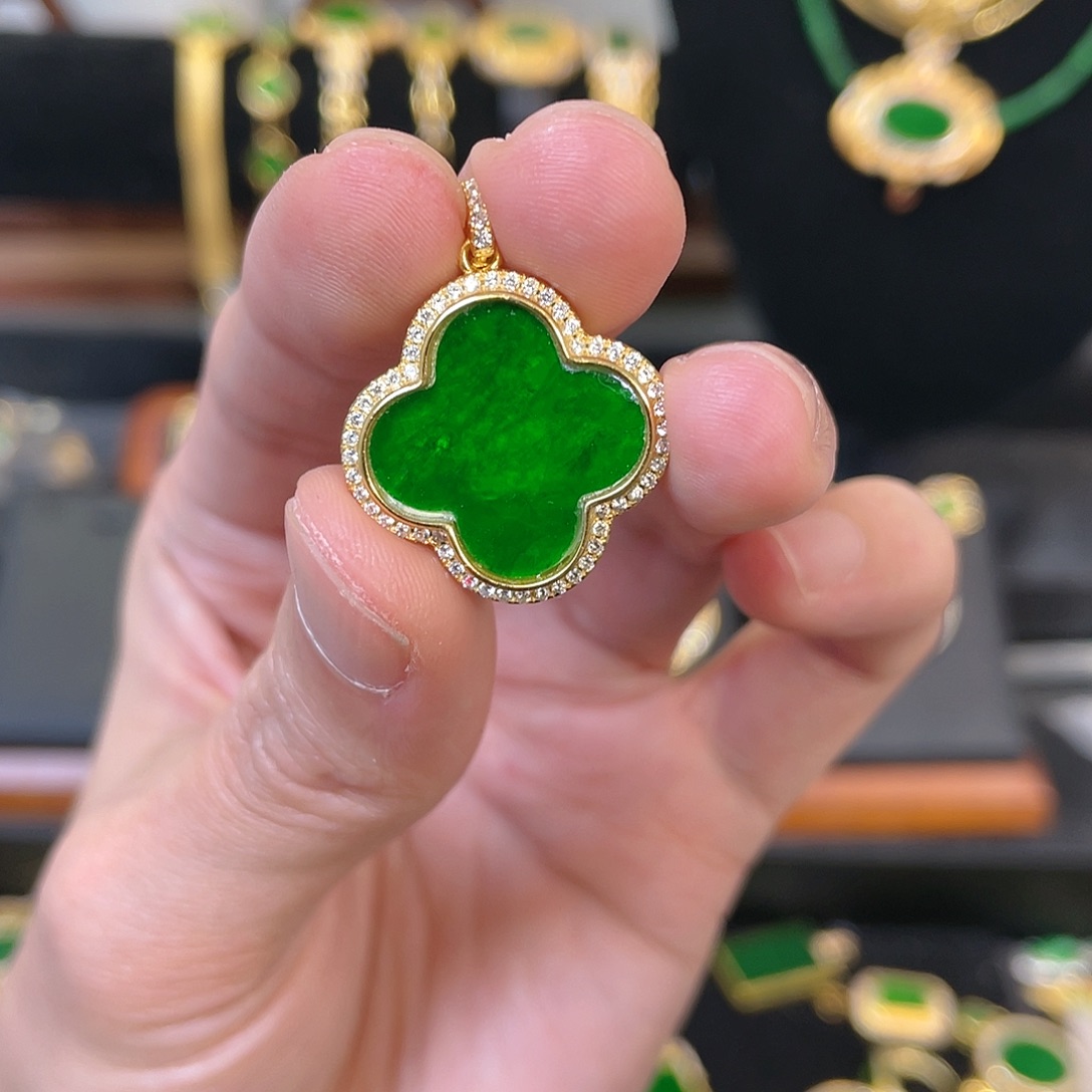 翡翠吊坠(赠链)银S925镀金镶嵌