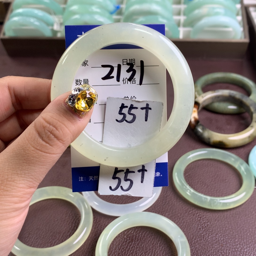 蛇纹石玉手镯未镶嵌2131