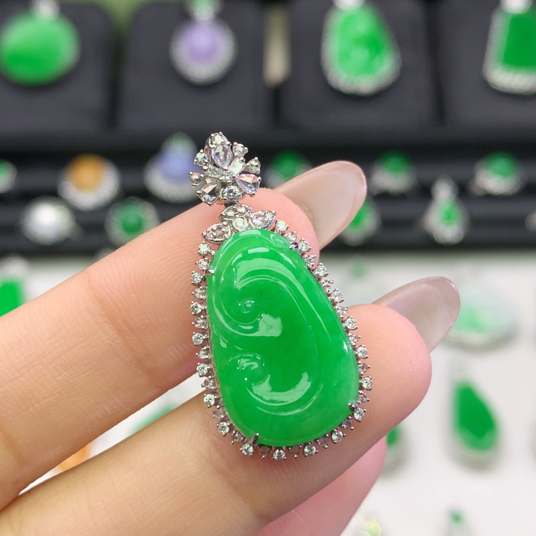 翡翠18K金镶嵌吊坠(不含链)