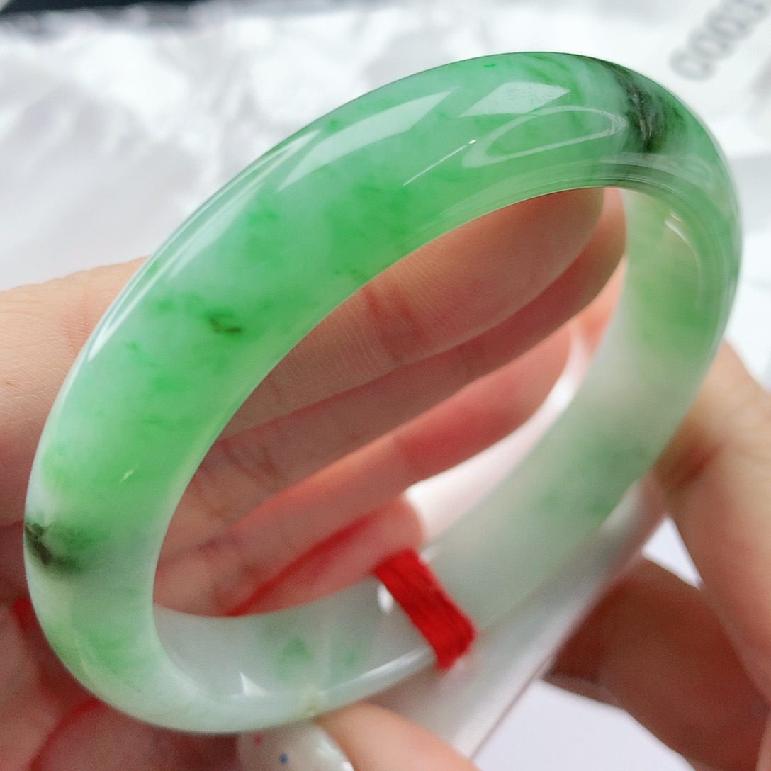 翡翠手镯未镶嵌，087