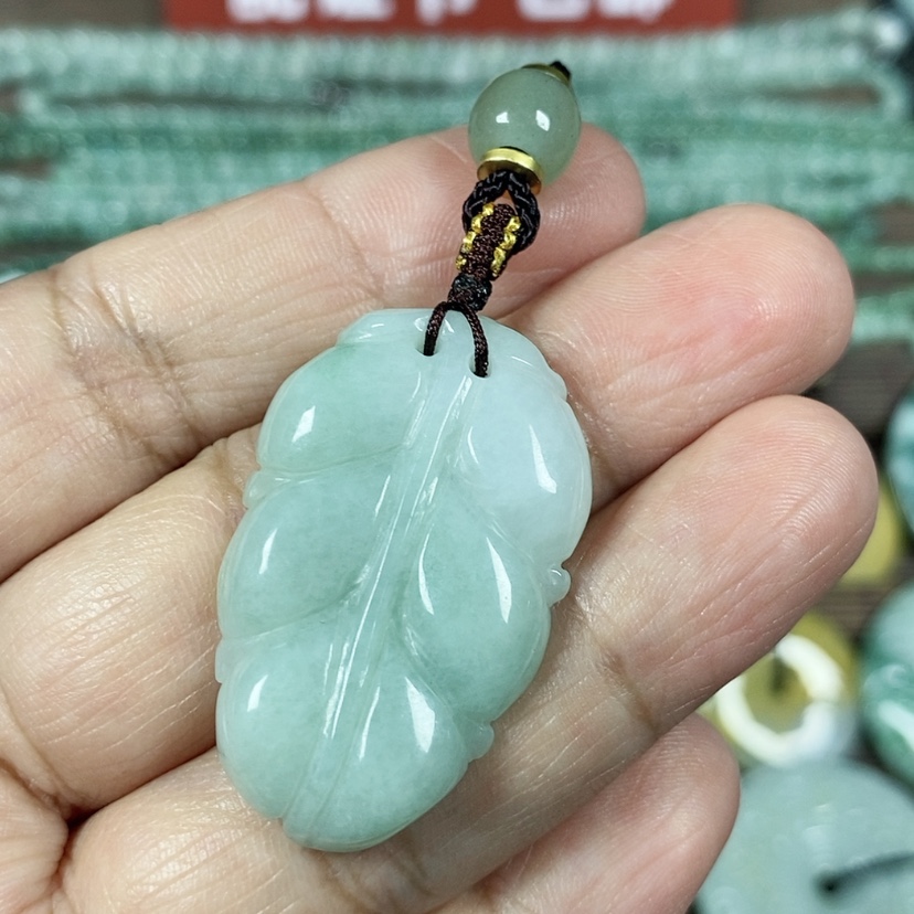 【闪购商品】翡翠颈饰未镶嵌玉吊坠翡翠玉金枝玉叶