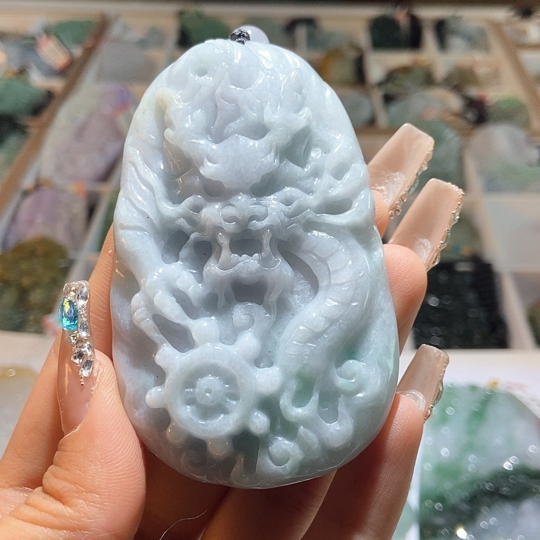 翡翠颈饰未镶嵌天然