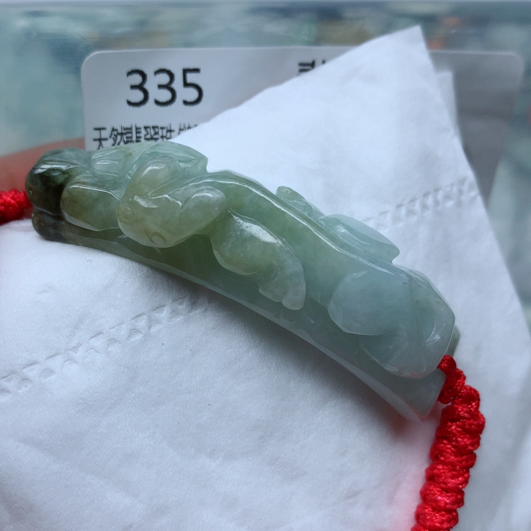 翡翠颈饰未镶嵌吊坠