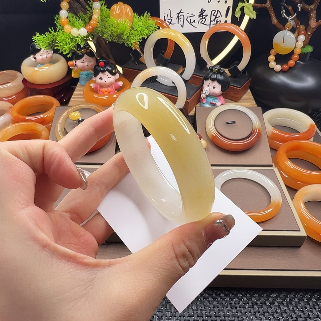 石英质玉（黄龙玉）未镶嵌手镯