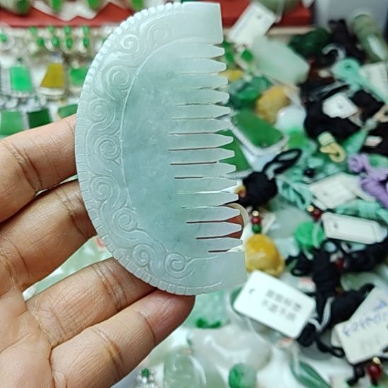 翡翠未镶嵌颈饰25  