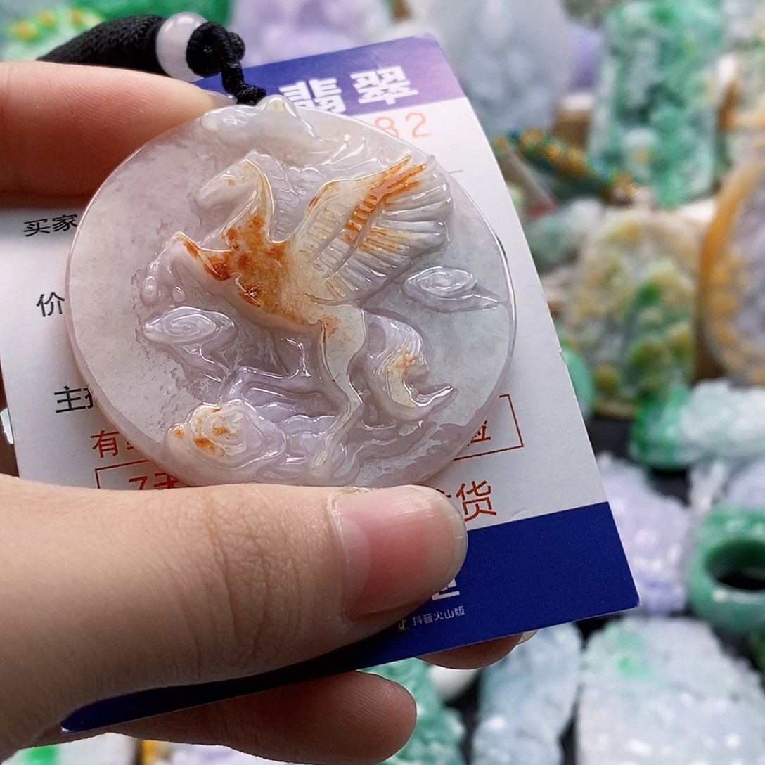 吊坠(不含链)未镶嵌翡翠