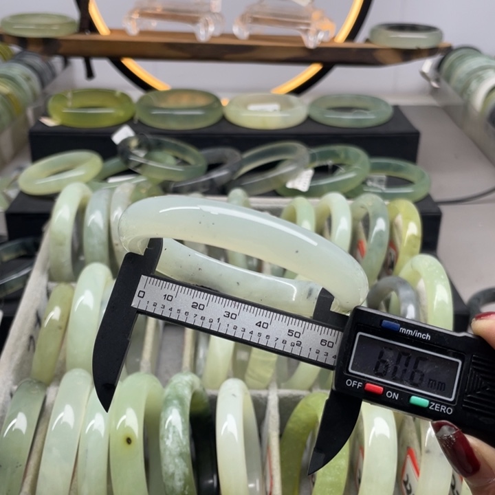 蛇纹石玉手镯未镶嵌217
