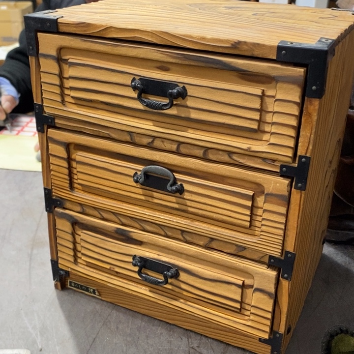 ：***:储物柜条纹乌木类工艺品