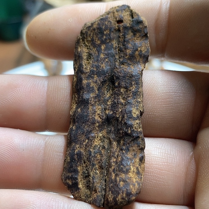 沉香手把件越南老惠安红土料发一片
