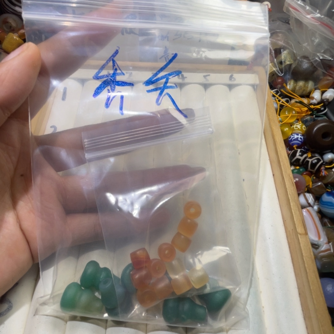 乔***丶玛瑙/玉髓未镶嵌珠宝半成品