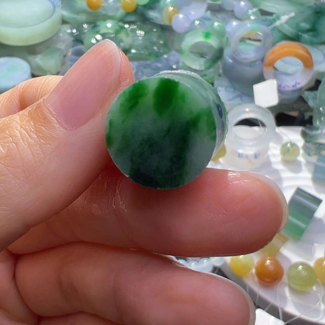 定制翡翠未镶嵌翡翠