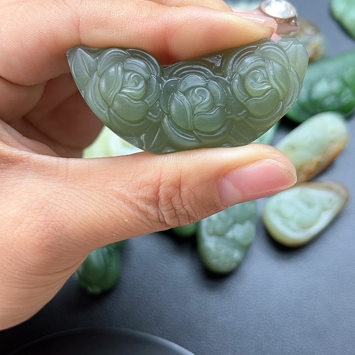 【闪购商品】颈饰未镶嵌和田玉