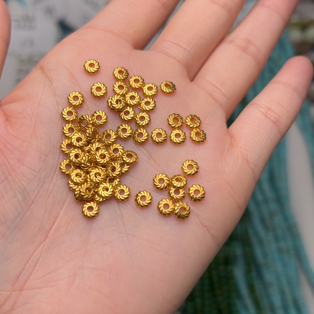 玛瑙/玉髓合金珠宝半成品K437。5mm高保色金色旋风隔片100个