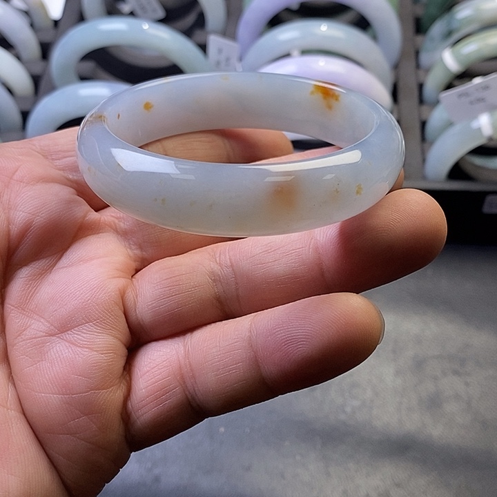 M***l翡翠未镶嵌手镯正