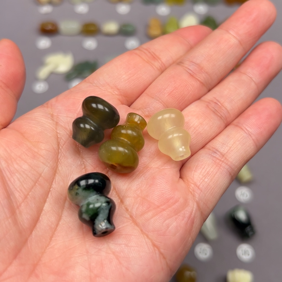 未镶嵌蛇纹石玉颈饰微瑕不退不换