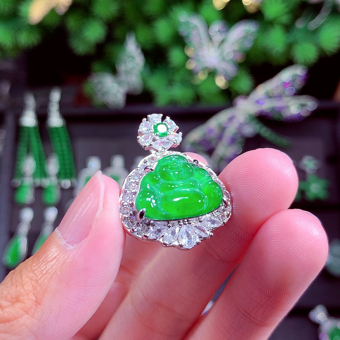 颈饰未镶嵌翡翠天然