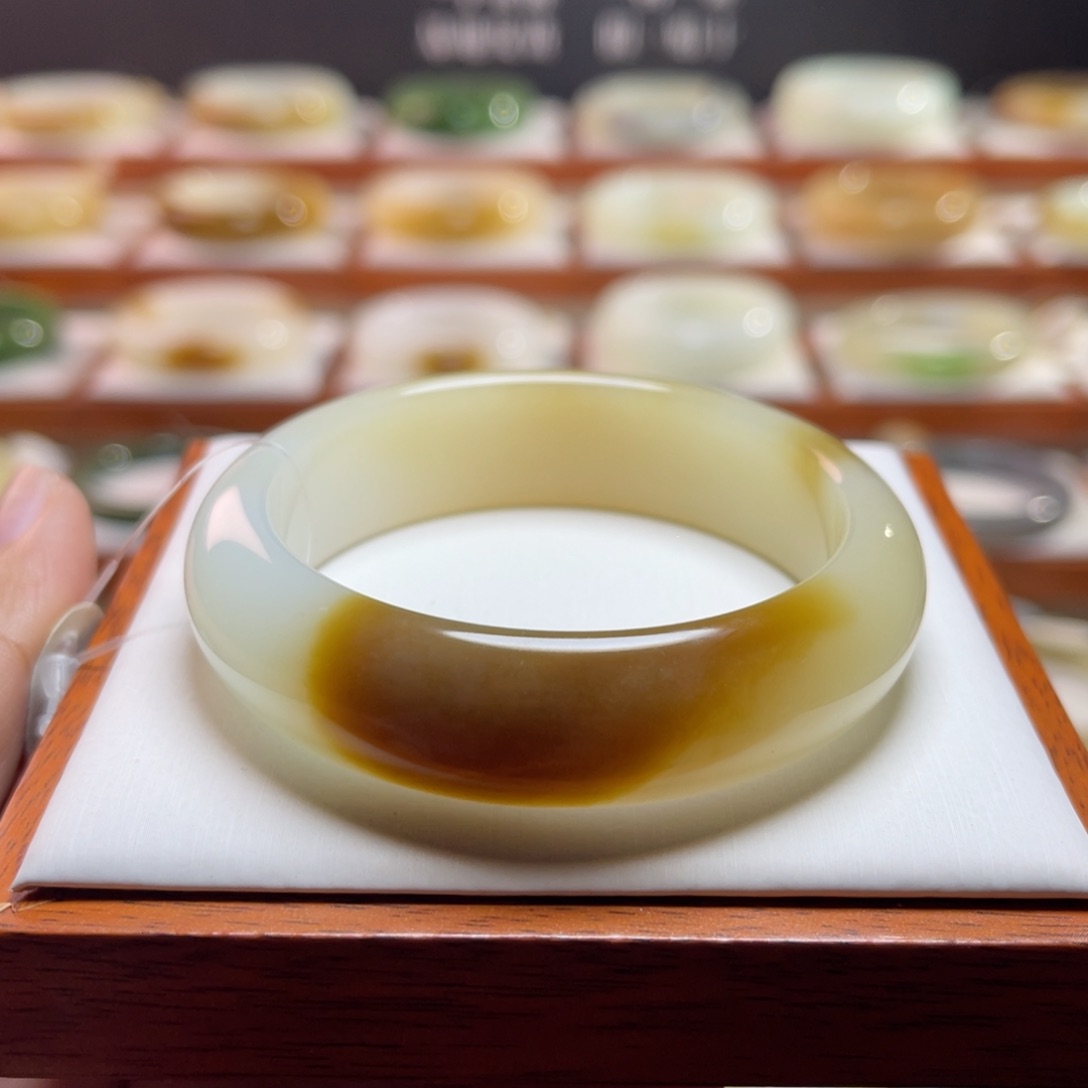 【闪购商品】和田玉手镯未镶嵌